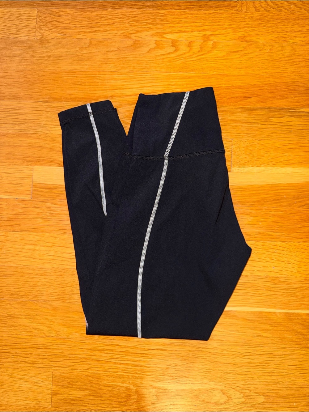 Women’s black DYI yoga pants